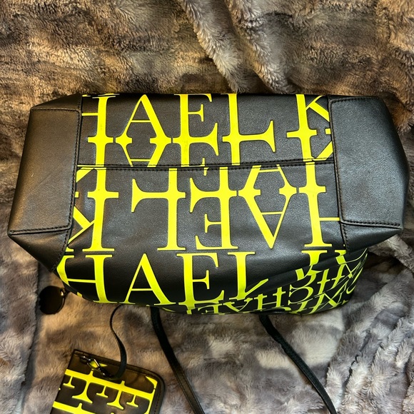 Michael Kors Black and Neon Green tote with the detachable pouch. - Picture 3 of 5